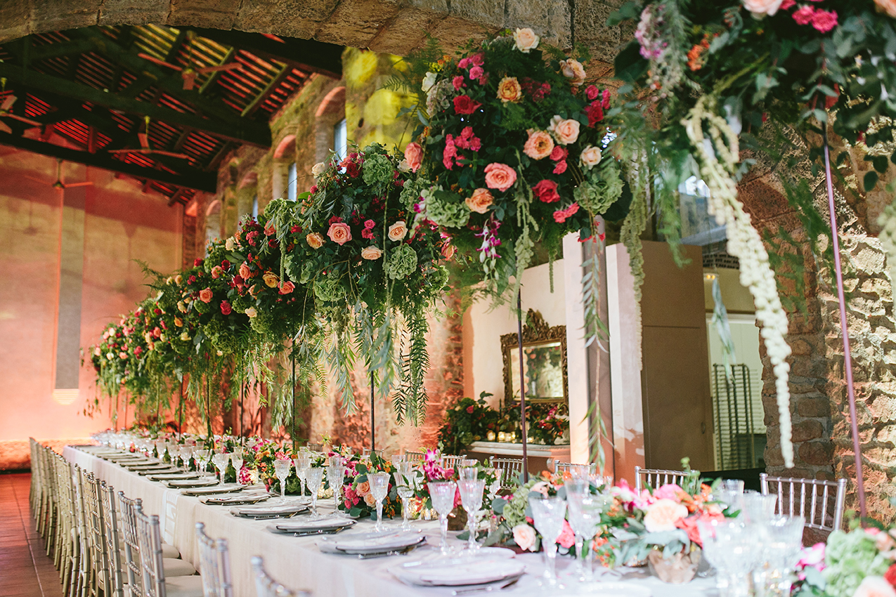 Centro floral en altura para boda
