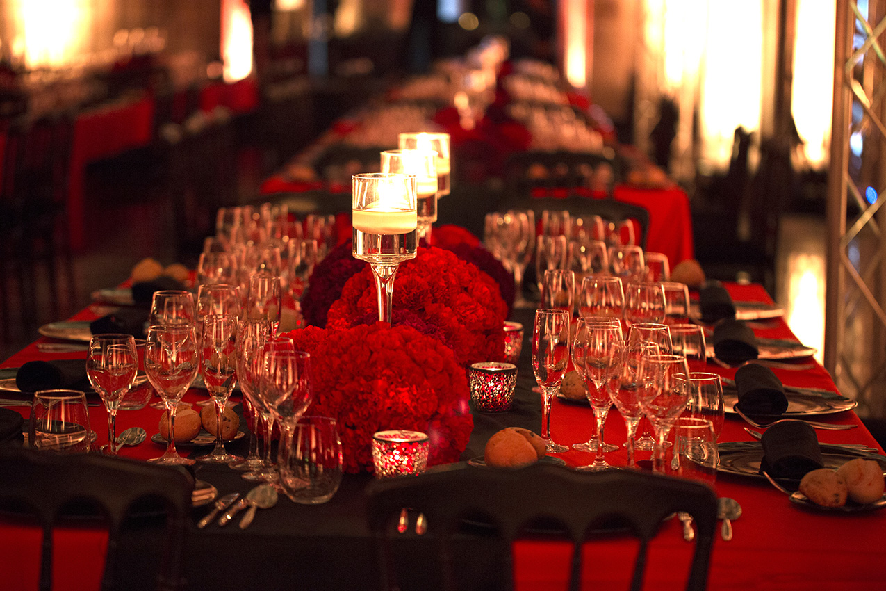 Centro de mesa con claveles para evento