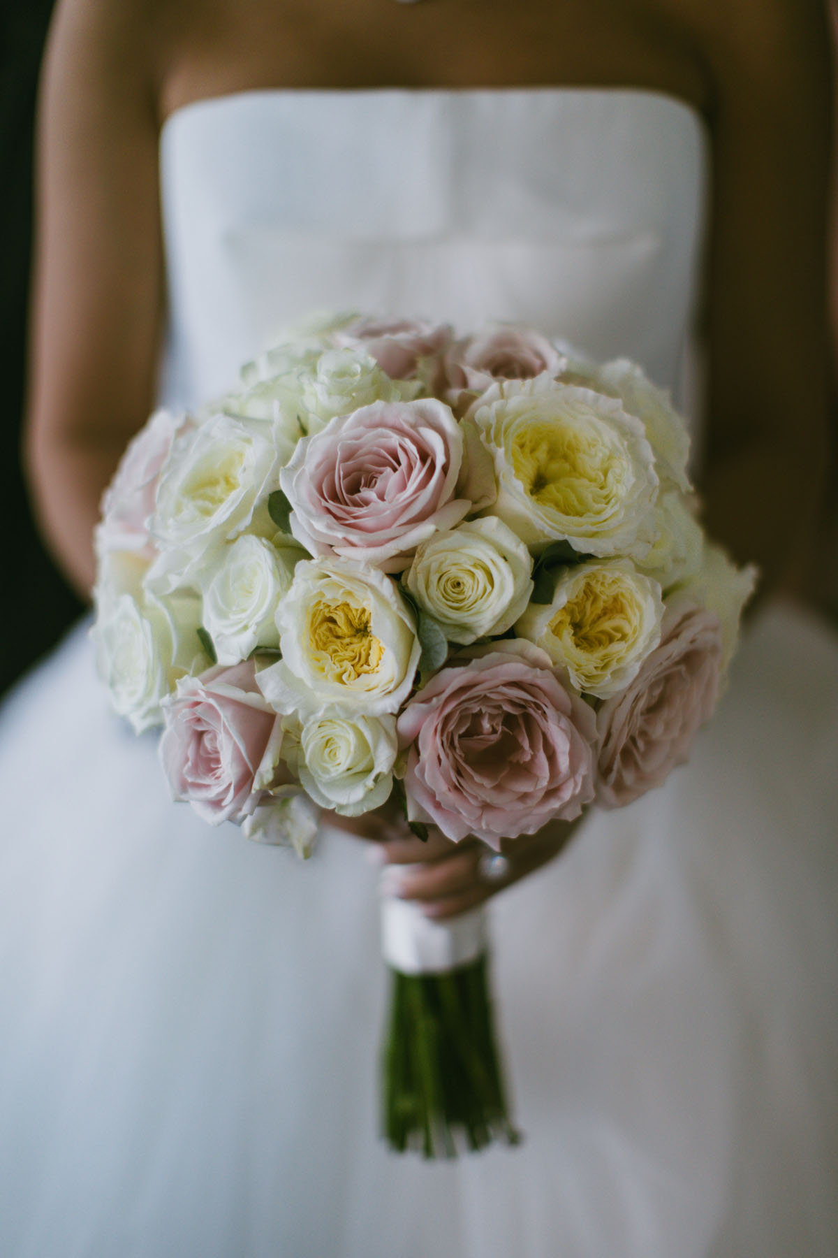 bride-bouquet-persian